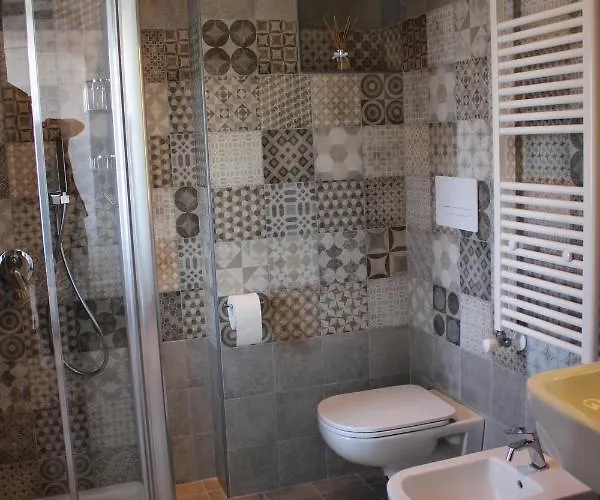 Odeon Bed & Breakfast 3*