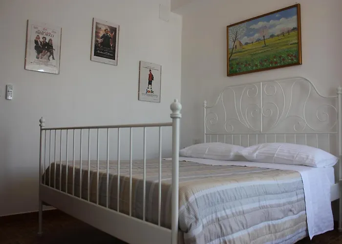 Odeon Bed & Breakfast 3*