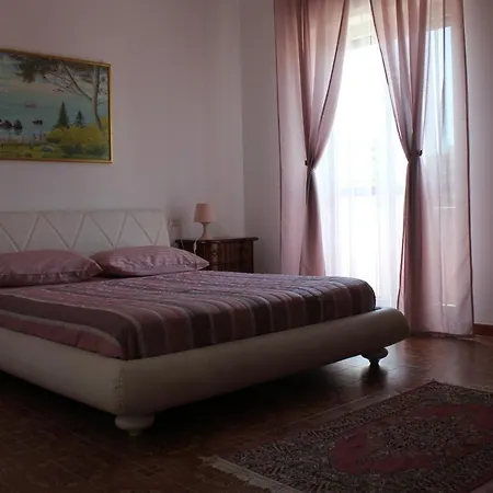 Odeon Bed & Breakfast 3*