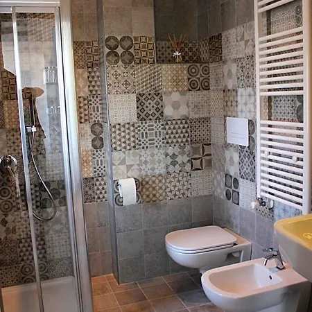 Odeon Bed & Breakfast 3*