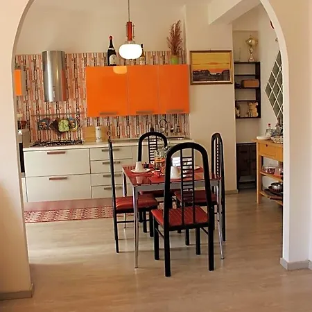 Odeon Bed & Breakfast 3*